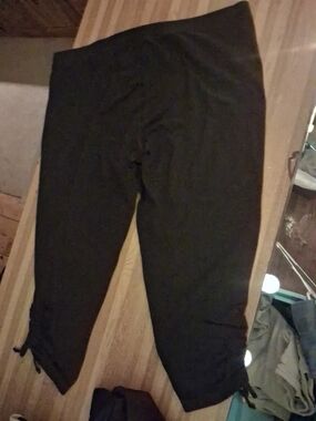 Xersion Black Capri Leggings with Tie Hem